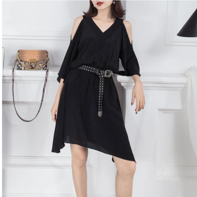 綺麗な黒 ミニ ワンピース 人気のファッショントレンド