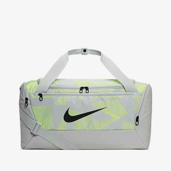 ナイキ Nike ブラジリア ダッフル S カラー フォトン ダークスモークグレー サイズ 51 28 28cm 41l Ba63 028 の通販はau Pay マーケット ベルモ 15万アイテム 香水 コスメ スポーツ等