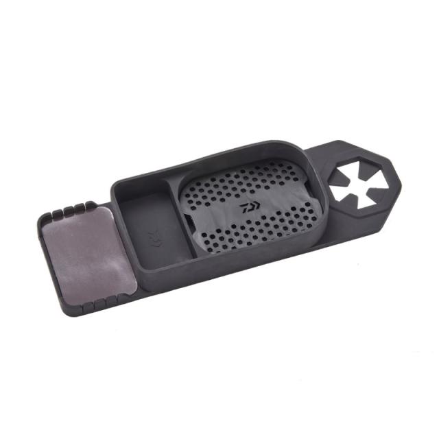 他サイト： ダイワ チョイ置き船べりトレイ(C) ブラック 【釣具 釣り具】の商品画像