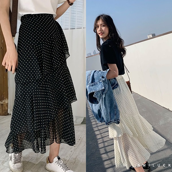 人気のファッショントレンド ロイヤリティフリー白 ロングスカート コーデ