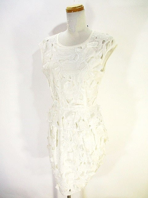 中古 ビーシービージーマックスアズリア bgmaxazria ノースリーブ ワンピース 膝丈 シルク混 刺繍 花柄 白 Sの通販はau Pay マーケット ブランド古着のベクトル