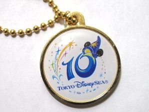 ディズニーリゾート限定 メタルストラップチャーム ディズニーシー10周年の通販はau Pay マーケット 雑貨マックス 商品ロットナンバー ディズニーリゾート限定 メタルストラップチャーム ディズニーシー10周年の通販はau Pay マーケット 雑貨マックス 商品ロットナンバー