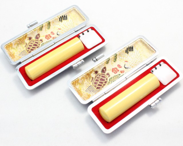 【送料無料】 印鑑・はんこ/上柘印鑑2本セット/【12.0/13.5mm】高級牛もみ皮印鑑ケース(鶴亀)付実印|銀行印|認印|個人印鑑|ハンコ|就 【送料無料】 印鑑・はんこ/上柘印鑑2本セット/【12.0/13.5mm】高級牛もみ皮印鑑ケース(鶴亀)付実印|銀行印|認印|個人印鑑|ハンコ|就