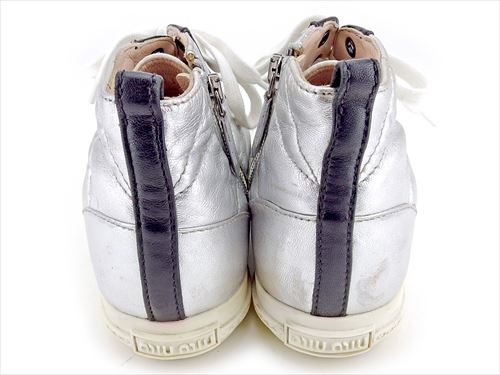 新作入荷2022 ミュウミュウ miu miu 中古 T9560の通販はau PAY マーケット - ブランドデポ|商品ロットナンバー:359121728 スニーカー シューズ 靴 #38 シルバー ブラック 30%OFF