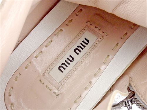 新作入荷2022 ミュウミュウ miu miu 中古 T9560の通販はau PAY マーケット - ブランドデポ|商品ロットナンバー:359121728 スニーカー シューズ 靴 #38 シルバー ブラック 30%OFF