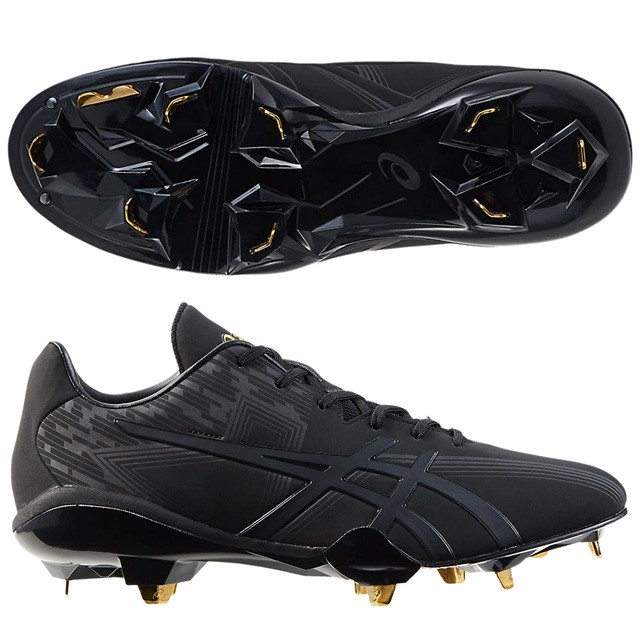 gold bottom soccer cleats