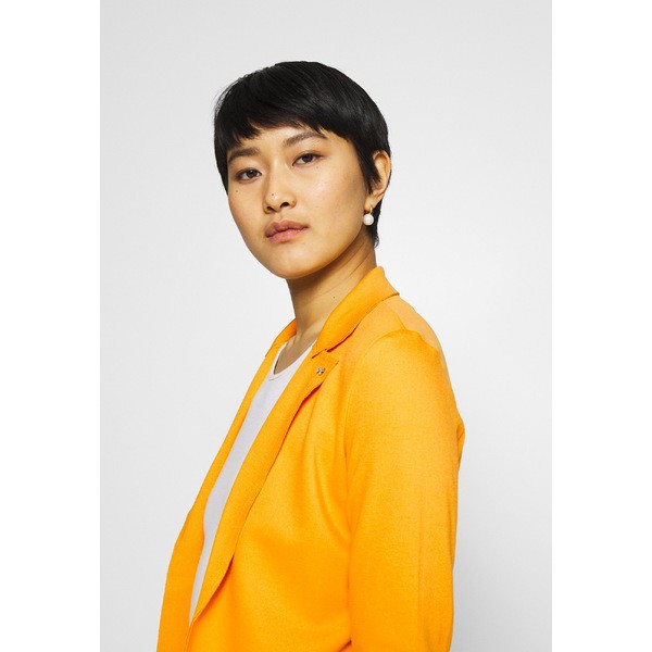 定番お得⅗ リッチ Blazer - golden yellow golden yellowの通販はau PAY マーケット - asty|商品ロットナンバー:496289112 アンド ロイヤル レディース ジャケット&ブルゾン アウター 人気在庫