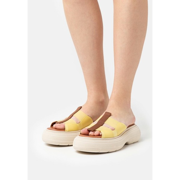 レジーナ・ピョウ レディース サンダル シューズ REESE SLIDE - Heeled mules - yellow yellow