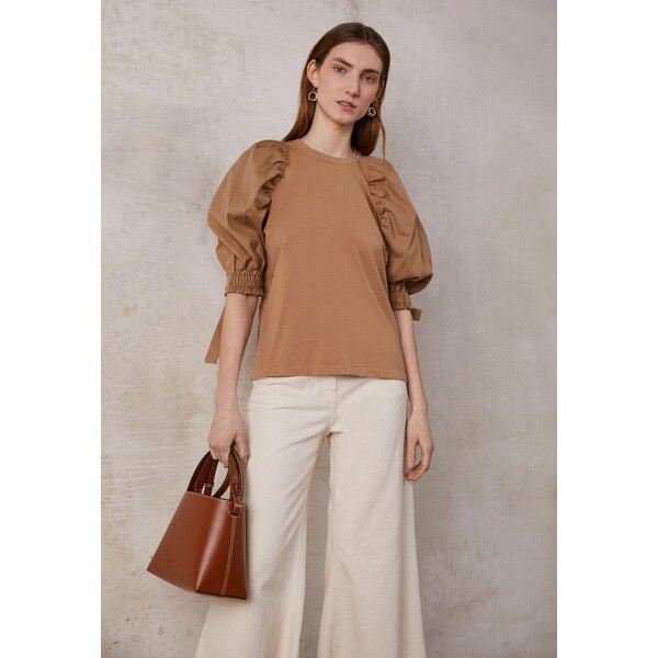 マザーオブパール レディース Tシャツ トップス PEARL SHOULDER PUFFBALL SLEEVE - Print T-shirt - tan tan