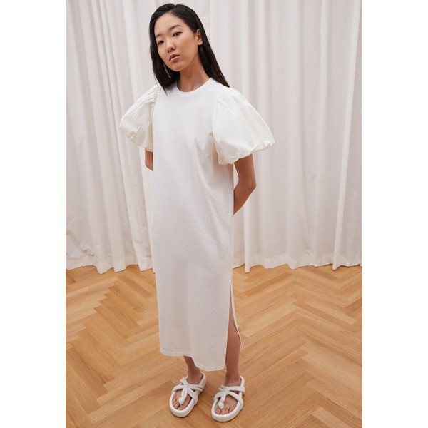 マザーオブパール レディース ワンピース トップス DRESS WITH PUFFBALL SLEEVE - Jersey dress - white white