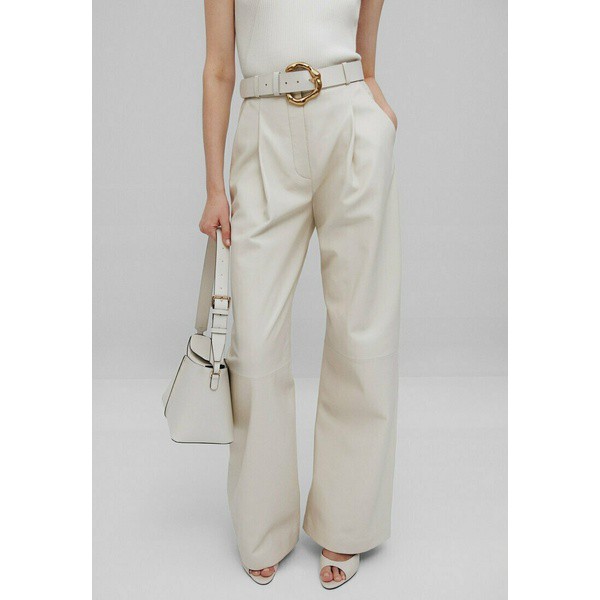 マッシモ ドゥッティ レディース カジュアルパンツ ボトムス STUDIO - LEATHER DARTED TROUSERS - Leather trousers - beige beige