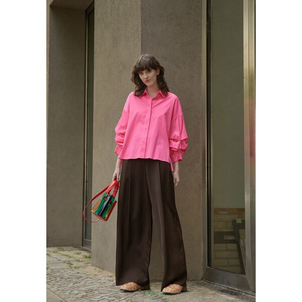 アリス アンド オリビア レディース シャツ トップス EDYTH TACK DRAPEY - Button-down blouse - french rose french rose