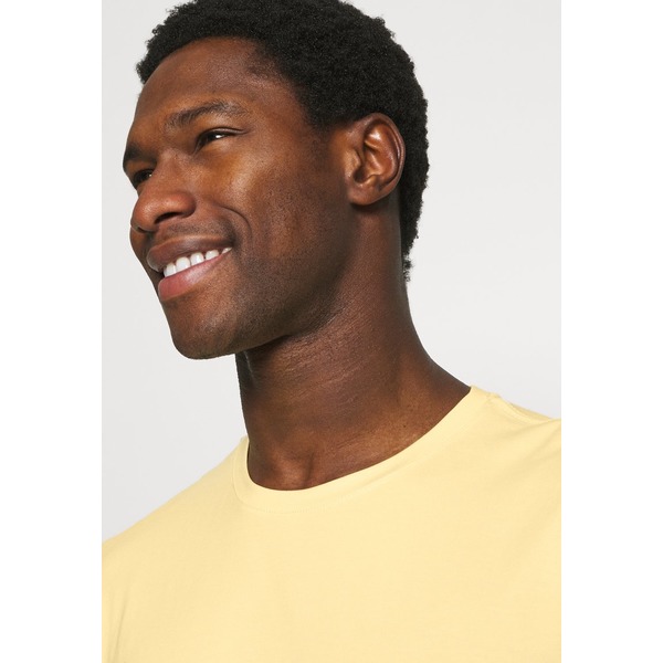 格安好評 トミー STRETCH TEE - Print T-shirt - delicate yellow delicate yellowの通販はau PAY マーケット - asty|商品ロットナンバー:496284228 ヒルフィガー メンズ Tシャツ トップス 超歓迎人気