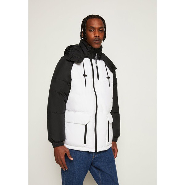 カルバンクライン メンズ コート アウター BLOCKING HOODED PUFFER - Winter jacket - bright white/black bright white/black