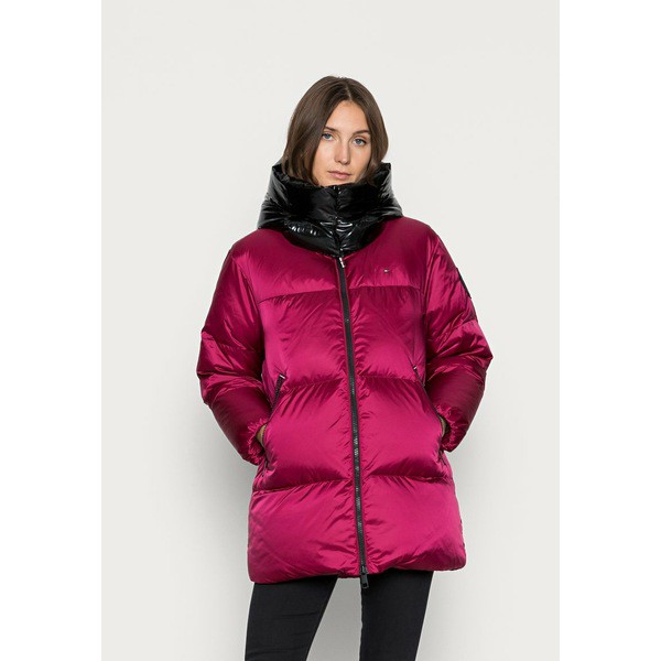 トミー ヒルフィガー レディース コート アウター GLOSS MATTE LOGO DOWN PUFFER - Down coat - crimson ruby/ black crimson ruby/ bla