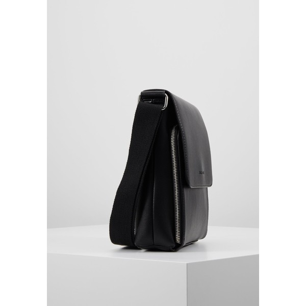 正規品好評 ピアワン メンズ ショルダーバッグ バッグ Across body bag - black blackの通販はau PAY マーケット - asty|商品ロットナンバー:496183199 大特価新作