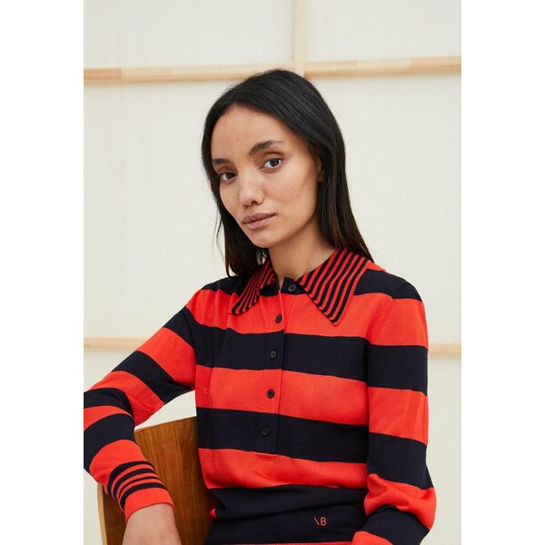 ヴィクトリア ベッカム レディース パーカー・スウェットシャツ アウター POLO NECK - Jumper - red/navy red/navy