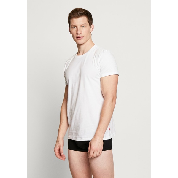 おすすめ リーバイス メンズ タンクトップ アンダーウェア Solid Crew 2 Pack Undershirt White White 100 安心保証 Www The Virtual It
