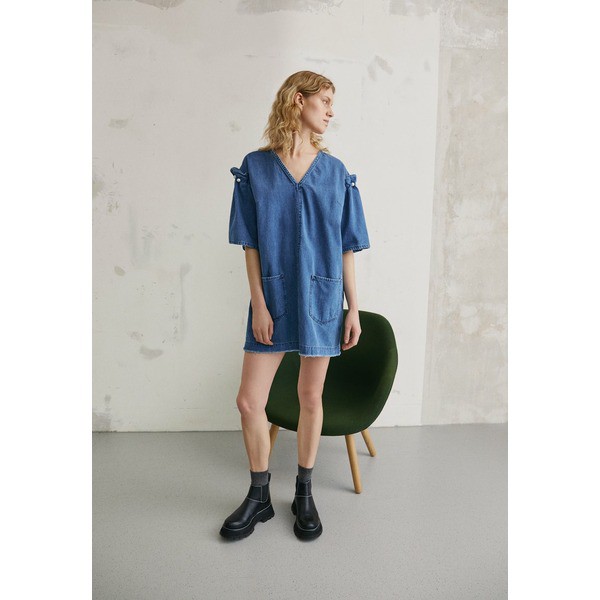 マザーオブパール レディース ワンピース トップス MINI DRESS WITH SHOULDER - Denim dress - stone wash stone wash