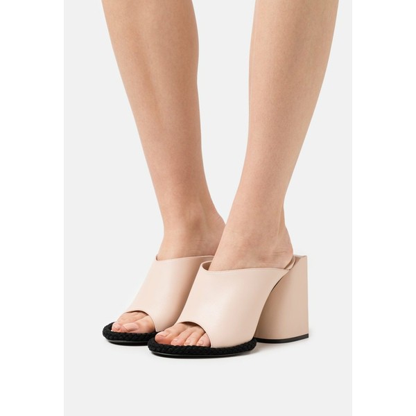 ヌメロ ヴェントゥーノ レディース サンダル シューズ Heeled mules - nude nude