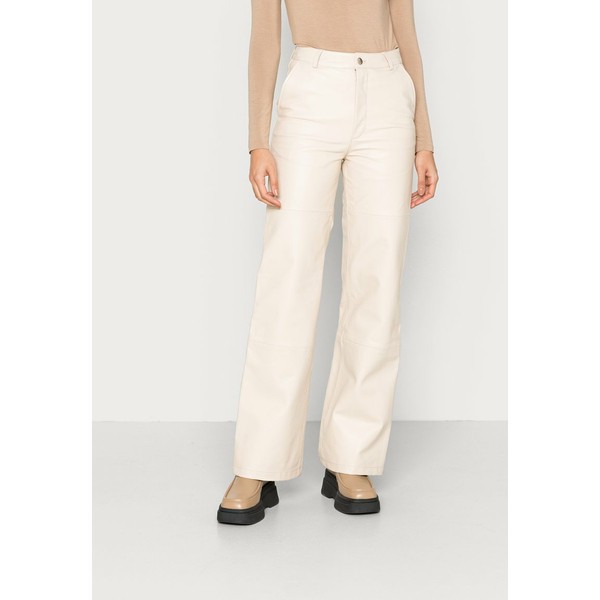 デッドウッド レディース カジュアルパンツ ボトムス FLYNN - Leather trousers - off white off white