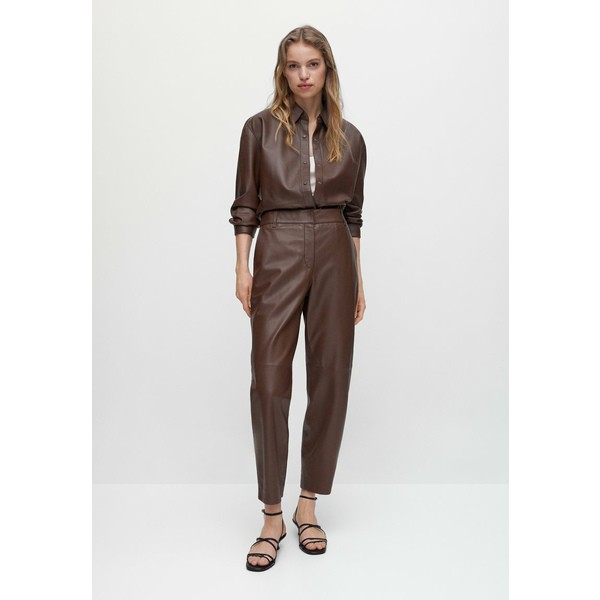 マッシモ ドゥッティ レディース カジュアルパンツ ボトムス Leather trousers - brown brown