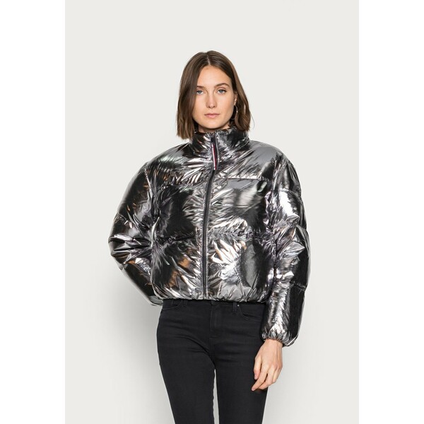 トミー ヒルフィガー レディース コート アウター GLOSS FOIL LOGO PUFFER - Down jacket - silver silver