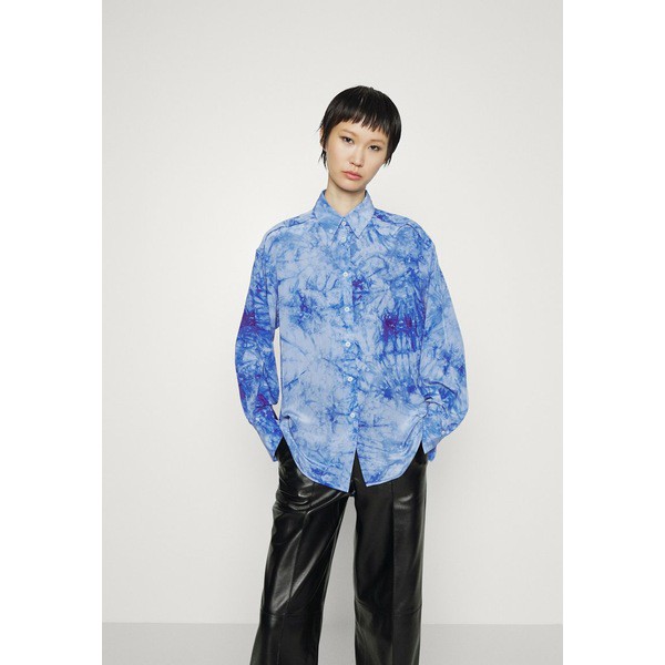 プロエンザ スクーラー ホワイト レーベル レディース シャツ トップス TIE DYE - Button-down blouse - baby blue/cobalt baby blue/cob