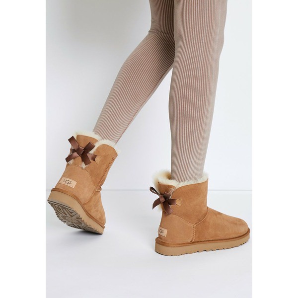 アグ レディース ブーツ＆レインブーツ シューズ MINI BAILEY BOW - Classic ankle boots - chestnut chestnut