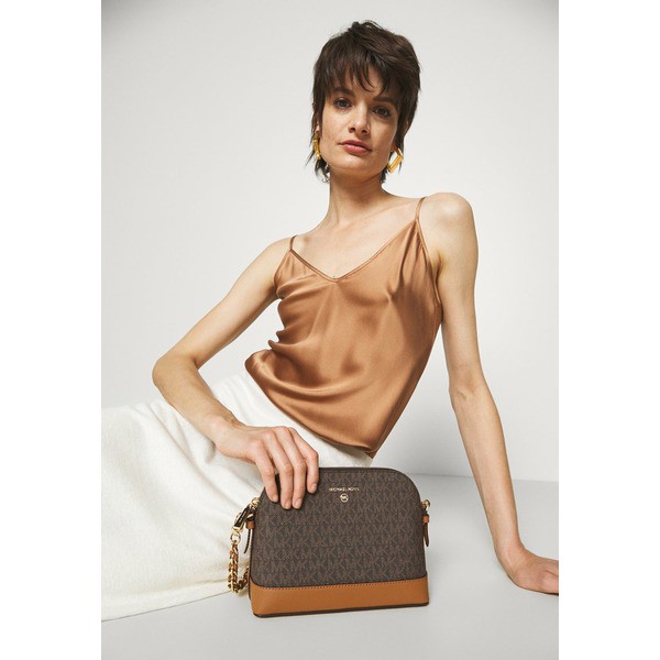 マイケルコース レディース ショルダーバッグ バッグ JET CHARM DOME - Across body bag - brown/acorn brown/acorn