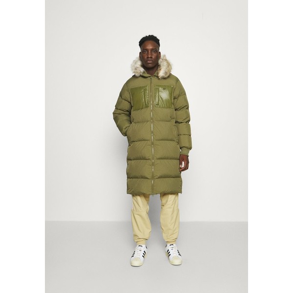 アディダスオリジナルス メンズ コート アウター PUFF LONG - Down coat - focus olive focus olive