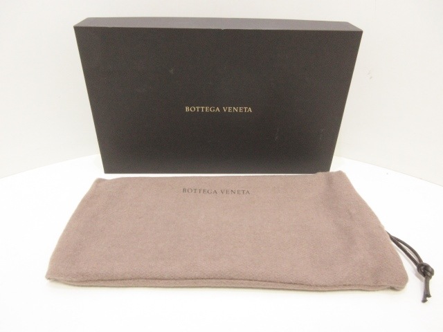 ボッテガヴェネタ Bottega Veneta 長財布 レディース 美品 Su 白 黒 Exclusive ラウンドファスナー レザー 中古 の通販はau Wowma ワウマ 会員ランク別クーポン対象ショップ ブランディア Au Wowma 店 商品ロットナンバー