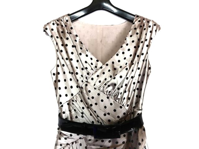 ピンキー ダイアン Pinky Dianne ワンピース サイズ36 S レディース 美品 ライトグレー 黒 ドット柄 中古 の通販はau Wowma ワウマ 会員ランク別クーポン対象ショップ ブランディア Au Wowma 店 商品ロットナンバー