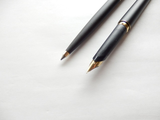 アウトレット送料無料 パーカー Parker 万年筆 レディース 黒 ゴールド ペン先14k インクなし プラスチック 金属素材 特別価格 Carlavista Com