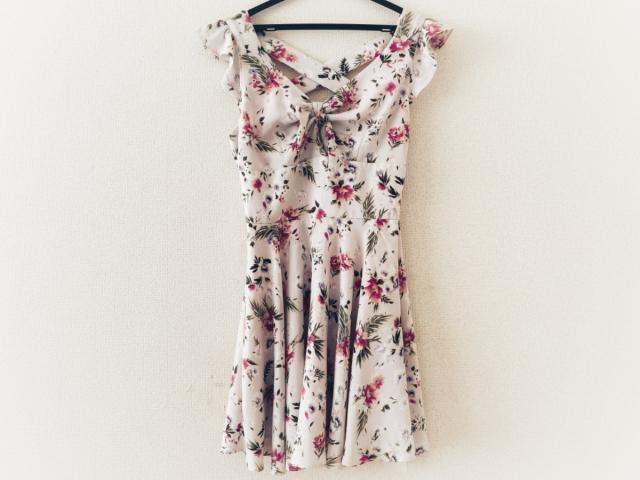 スナイデル Snidel ワンピース サイズ1 S レディース 新品同様 ライトグレー ピンク マルチ 花柄 中古 の通販はau Wowma ワウマ 還元祭クーポン利用対象ショップ ブランディア Au Wowma 店 商品ロットナンバー