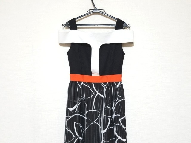 タエアシダ Tae Ashida ワンピース サイズ7 S レディース 美品 黒 白 レッド プリーツ 中古 0704の通販はau Pay マーケット ブランディア Au Pay マーケット店 商品ロットナンバー