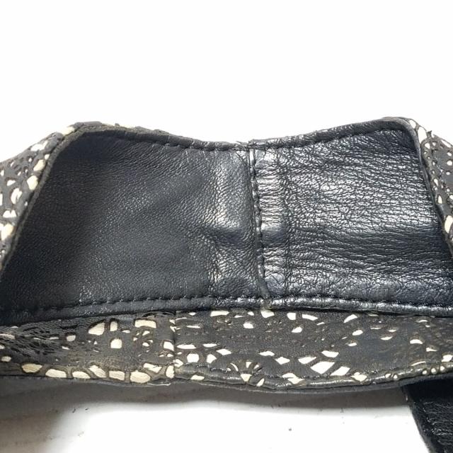 高い品質 ジバンシー PAY マーケット - ブランディア au PAY マーケット店|商品ロットナンバー:497726176 GIVENCHY トートバッグ レディース アンティゴナ 黒×アイボリー レザー20210329の通販はau 得価高品質