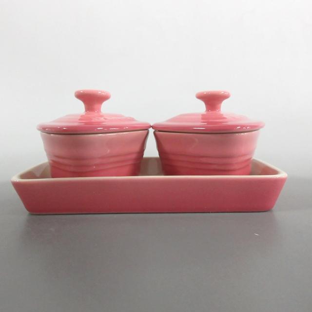 進化版 ルクルーゼ Le Creuset 食器 レディース 新品同様 ピンク ココット 2 プレート 1 ハート 陶器 工房直送価格 Mawaredenergy Com