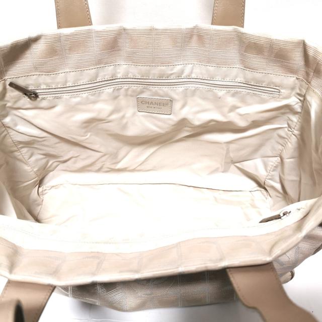最新ショップニュース シャネル CHANEL トートバッグ レディース ニュートラベルライントートMM ベージュ ナイロンジャガード×レザー20220204 最新ショップニュース シャネル CHANEL トートバッグ レディース ニュートラベルライントートMM ベージュ ナイロンジャガード×レザー20220204