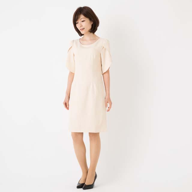 パーティードレス ワンピース 結婚式 二次会 お呼ばれ ひざ丈 膝丈 半袖 五分袖 フリル お食事会 白ｓサイズの通販はau Pay マーケット Asirity 2号店 商品ロットナンバー