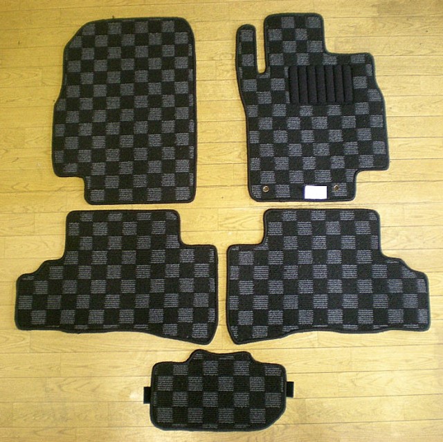 国内配送 店長おすすめ フロアマット カーマット 日産 キューブ ｚ１１系 チェック柄 ゴム臭くない セミオーダーメイド 車 汚れ防止 カの通販はau Pay マーケット カーマット フロアマット専門店r S 商品ロットナンバー 超特価激安 Lifeactive Rs