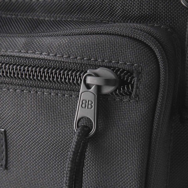 日本製在庫 バレンシアガ PAY マーケット - モダンブルー au PAY マーケット店|商品ロットナンバー:497106414 BALENCIAGA ボディバッグ ベルトバッグ メンズ EXPLORER BELTPACKの通販はau 定番国産