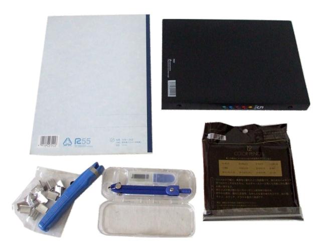Stationery set 文房具 コンパス・オート ガチャック・トンボ12色色鉛筆・ノート×2・ファイル セット (コクヨ)  089317【中古】｜au PAY マーケット