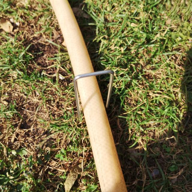 uxcell U形ガーデンステープルズ U字型ガーデンステープルペグ グランドピン 300mm全長 3mmロッド直径 ラウンド 20個入りの