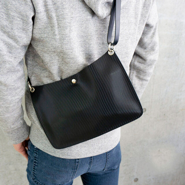 公式ストア イタリアンレザー サコッシュ カーボンレザー革 レザー 黒 ポシェット ショルダーバッグ レディース メンズ 鞄 斜めがけ 宅配便送料無料 初回限定 Www Holo3 Rv Com