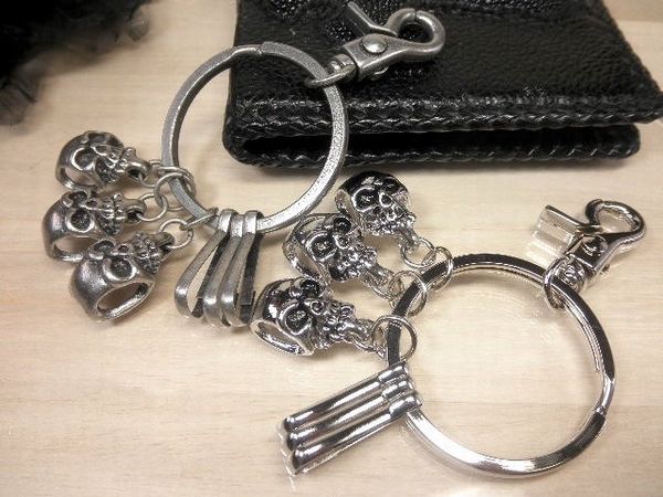 キーホルダー キーリング ファッション小物 メンズファッション トリプルスカル下がり Rock系 立体スカル ウォレットチェーン Mensの通販はau Pay マーケット Tre Fiore 商品ロットナンバー