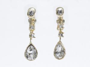 雫型のアクリルストーンが零れ落ちるネジバネ式イヤリング イアリング ノンホールの通販はwowma ワウマ イヤリング専門店 ルクールロゼ 商品ロットナンバー