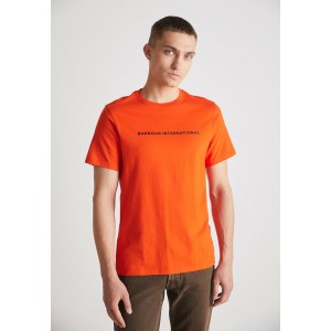 バブアー メンズ Tシャツ トップス MOTORED TEE - Print T-shirt - spicy orange spicy orange/orange