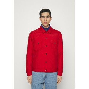 リーバイス メンズ ジャケット＆ブルゾン アウター RELAXED FIT PADDED TRUCK - Light jacket - rhythmic red rhythmic red/red