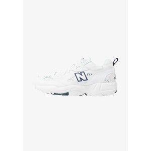 ニューバランス レディース スニーカー シューズ MX608 - Trainers - white white